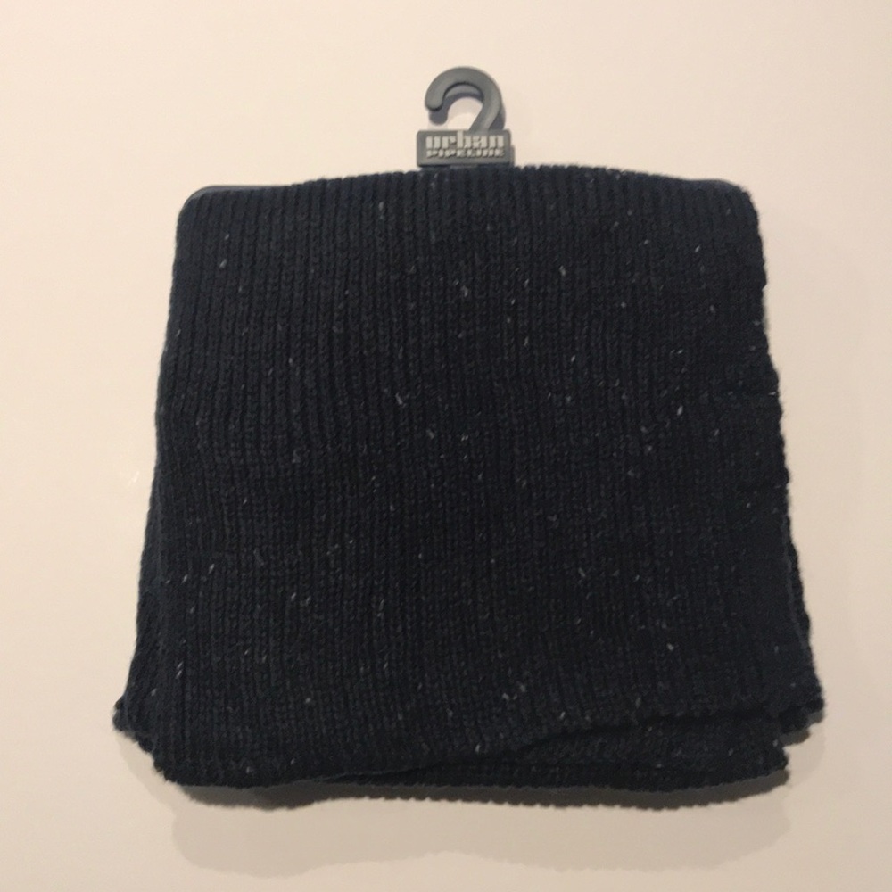 Navy-urban-pipeline-flecked-scarf